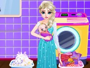 Elsa Washing Clothes For Newborn Game