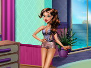 Tris Beachwear Dolly Dressup Game